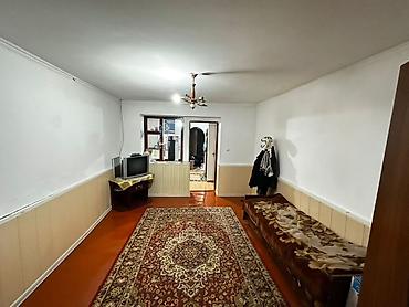 Продажа полдома: Продаётся жилой дом/часть дома барачного типа с меблированными — 1