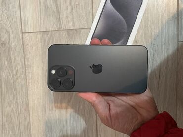 Apple iPhone: IPhone 15 Pro Max, Б/у, 256 ГБ, Black Titanium, Зарядное устройство, Защитное стекло, Чехол, 96 %