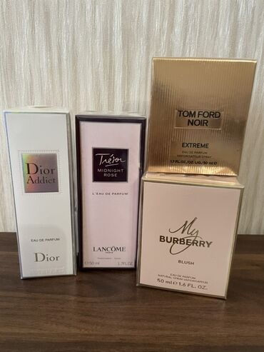 Vitaminlər və BAƏ: Bu dəst Dior Addict Eau de Parfum, Lancôme Trésor Midnight Rose Eau de