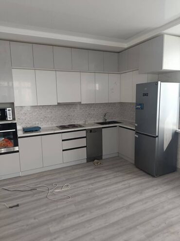 2 комнатная квартира в бишкеке: 2 комнаты, 71 м², Индивидуалка, Евроремонт