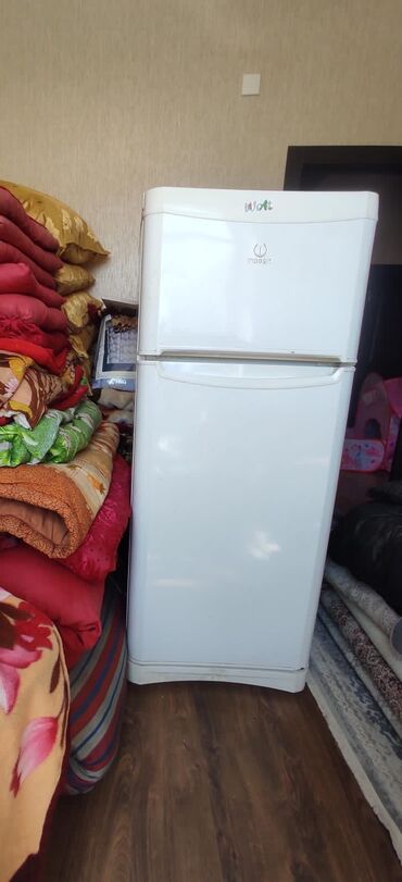 Soyuducular: Soyuducu Indesit 200 azn, hec bir problemi yoxdur tam islek, Unvan