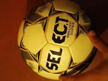 Hovuzlar: Select Brillant Super futbol topu, futbol həvəskarları üçün nəzərdə