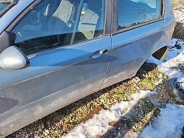 motorcycle: ALFA 147 VRATA 693MET 5V | Alfa 147 5v vrata kod boje 693met. Cena — 4