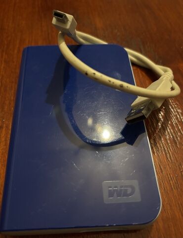 Renault: WD xarici sərt disk (USB kabel ilə) - Korpus: WD (Western Digital)