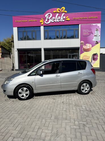 автомобиль москвич: Toyota : 2004 г., 1.5 л, Автомат, Бензин, Минивэн