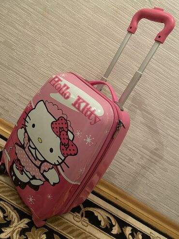 20 nomreli mekteb: Hello Kitty usaq Camadan.Az islenib,yaxsi veziyyetdedir.Qiymeti 50