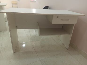 Mətbəx mebeli: Mebel dəsti – mətbəx/iş otağı üçün Tərkib: - Alt tumbalı şkaf: sol — 11