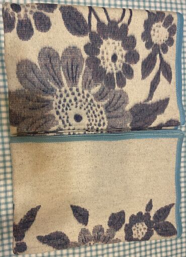 Одеяла и пледы: Одеяло, Б/у — 8