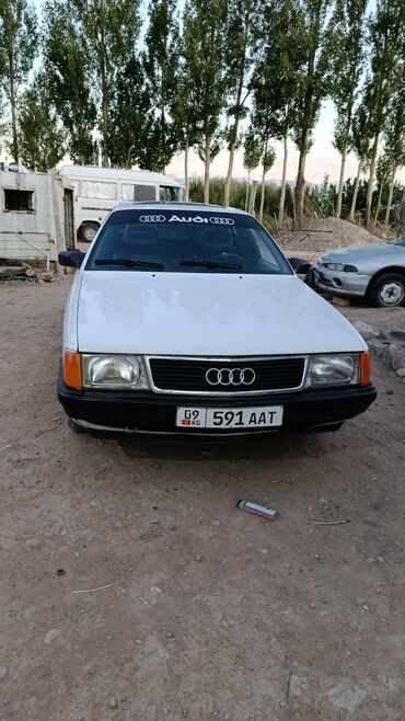 меняю дом на авто: Белый седан Audi с характерными для модели 100/200 C3 черными