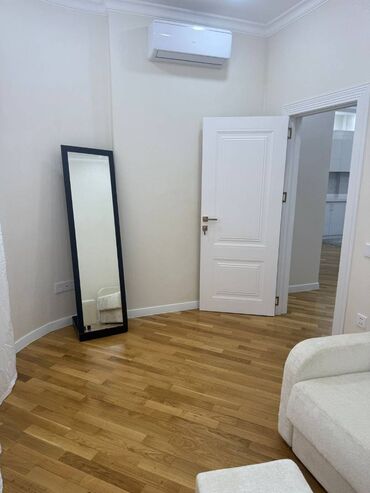 Uzunmüddətli kirayə mənzillər: Xətai Rayonu Xətai Metrosu Elit Mtk 3 otaq. Mərtəbə - 16/2 Otaq sayı — 9