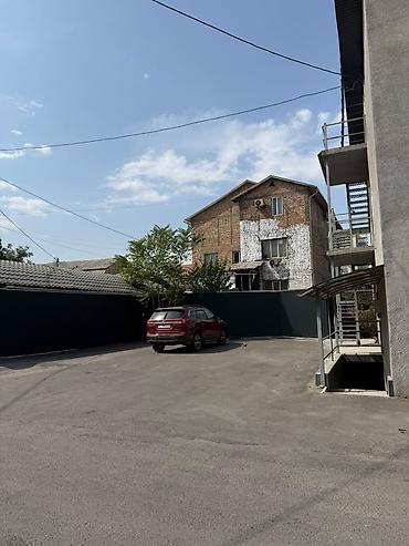 750: КОММЕРЧЕСКОЕ ЗДАНИЕ В АРЕНДУ Локация: первая линия по ул. Ахунбаева — 4