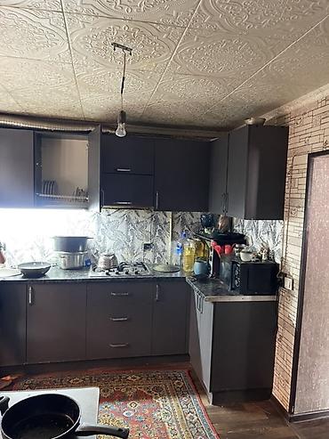 Продажа коттеджей и домов: Продаётся пол дома барачного типа. Коммуникации Свет Вода холодная — 11