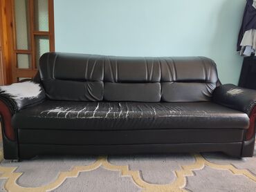 Диваны: Прямой диван, цвет - Черный, Б/у