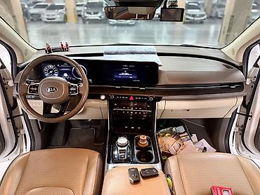 Kia: Kia Carnival: 2020 г., Минивэн — 10