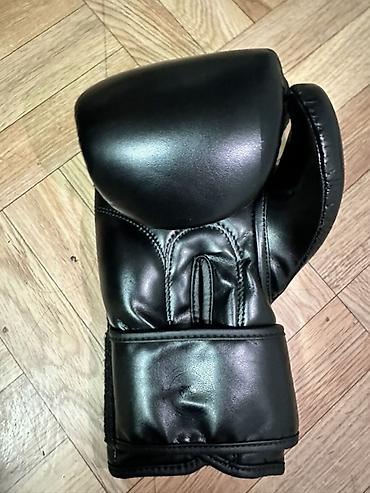 Перчатки: Боксерские перчатки Venum, 10 oz. Черные перчатки для бокса и ударных — 5