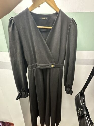 обувь лолита: Күнүмдүк көйнөк, Made in KG, Күз-жаз, Узун модель, Ылдый жагы ачык, L (EU 40)