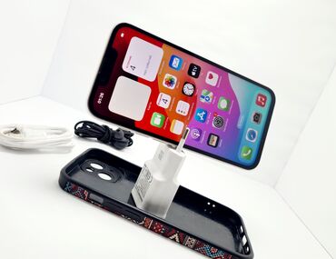 Poco: IPhone 13 Pro, Б/у, 128 ГБ, Белый, Наушники, Зарядное устройство, Защитное стекло, 100 %