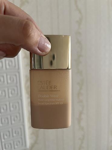 cool koftalar: Tonal kremi Estee Lauder İşlənmiş — 4