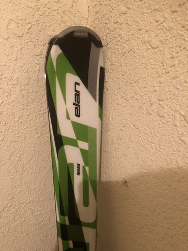 лыжи комплект: Продаю лыжи Elan 168 см 
Без ботинок