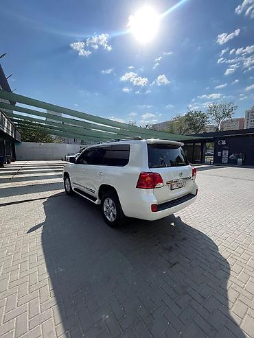 land: Toyota Land Cruiser: 2015 г., 4.6 л, Бензин — 4