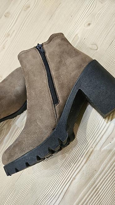 skechers lakovane patike: Ženske gležnjače sa blok petom br 40 nove - Materijal: brušena — 3