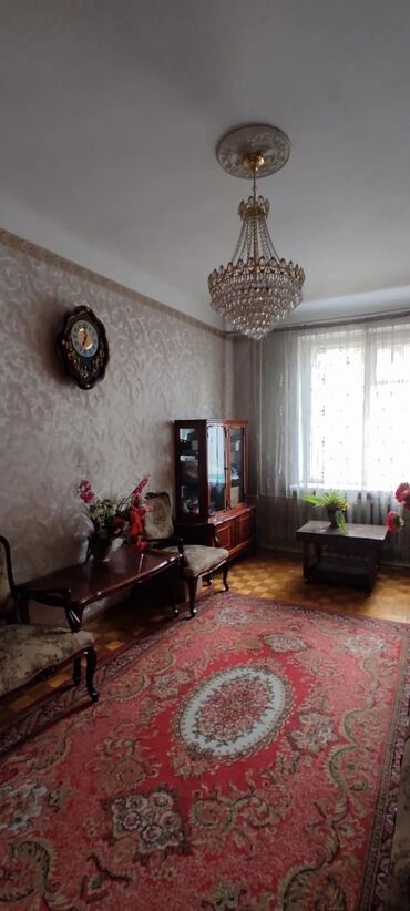 как купить квартиру в ипотеку в бишкеке: 3 бөлмө, 61 кв. м, Сталинка, 3 кабат, Дизайнердик ремонт