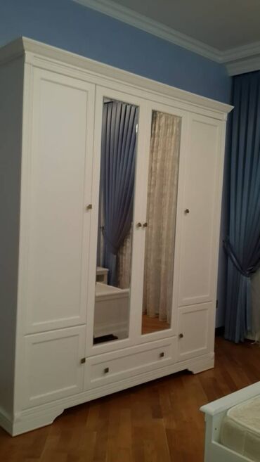 Uzunmüddətli kirayə mənzillər: Elimlər icəri şəhər metrosunun yaxınlığında Nərimanov heykəlinə yaxın — 12