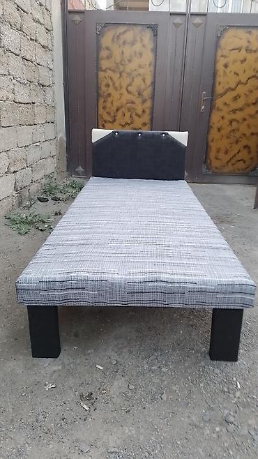 mebel alan: 1 nəfərlik çarpayılar 60manat. 2 nəfərlik taxt 110manat — 10
