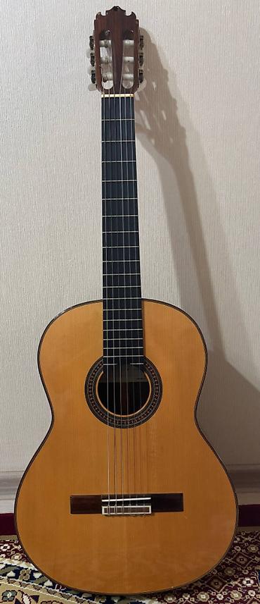 gitara klasik: Manuel Contreras II "C-5" İspan gitara ustası Manuel Kontrerasın əl — 1