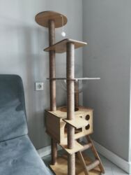 домик для котов: 🟤 Продаётся когтеточка-домик для кошки 📏 Размеры: Высота — 140 см