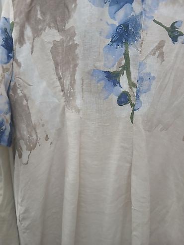 teget lanene pantalone: Dugačka košulja/haljina od laganog lana sa akvarel printom - Model — 2