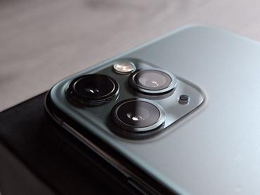 Apple iPhone: IPhone 11 Pro, Simsiz şarj, Face ID — 2