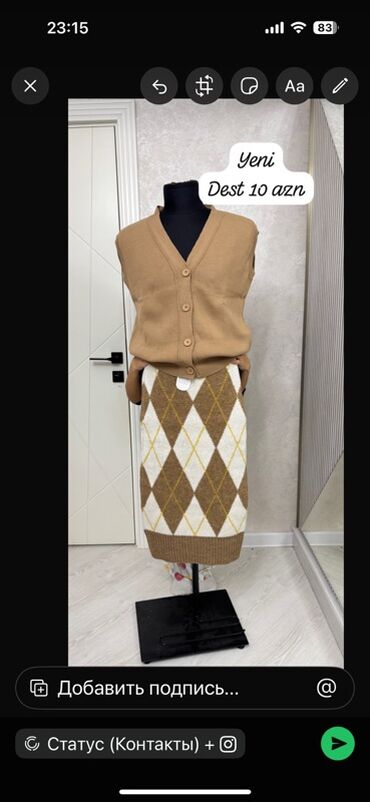 Dəstlər, kostyumlar: Qadın geyimləri 1) Bej rəngli trikotaj dəst – 10 AZN - V-yaxa — 1