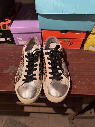 голден гус: Кроссовки, 39, Golden Goose, Б/у, цвет - Серебристый, Самовывоз — 1