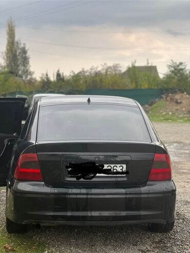 Opel: Opel Vectra: 1.8 l | 2000 il Sedan — 11