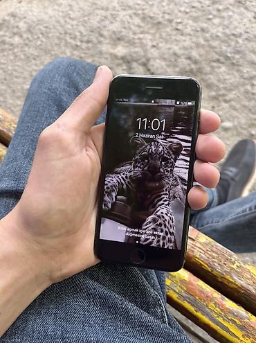 Apple iPhone: IPhone 7, 32 GB, Jet Black, Barmaq izi — 1