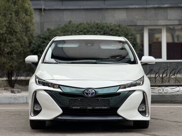 Toyota: Toyota Prius: 2018 г., 1.8 л, Вариатор, Гибрид, Седан