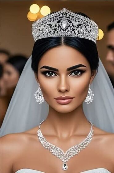 Setovi nakita: ⚡Setovi 
⚡Kruna, mindjuše, ogrlica
⚡Cena 2800 din — 5