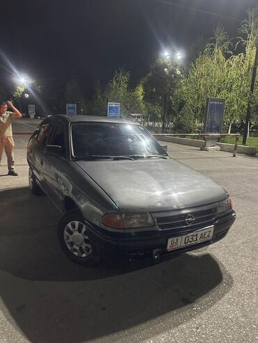 авто трос: Opel Astra: 1993 г., 1.4 л, Механика, Газ, Седан