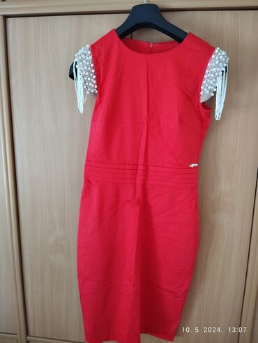 plišana crvena haljina: M (EU 38), color - Red, Evening, Short sleeves