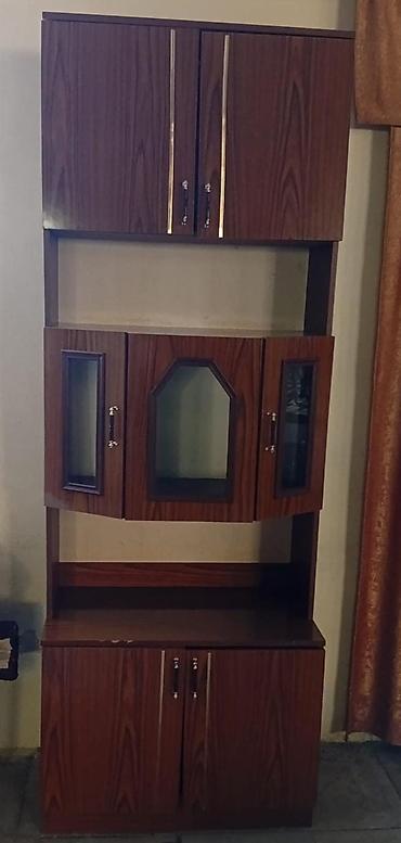 islenmis skaf: Qapalı dolab vitrini, İşlənmiş, Ünvandan götürmə — 1