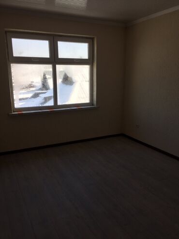офис в бизнес центре: 35 м², 2 комнаты, Теплый пол, Бронированные двери, Забор, огорожен