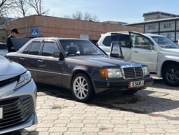 Mercedes-Benz: Продаю диски от Мерседес 17е в хорошем состоянии с резиной