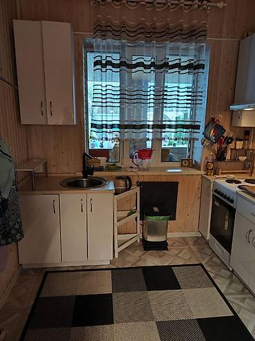 Продажа коттеджей и домов: Продается двухэтажный дом, участок 5 соток, с бассеином. Направление — 22