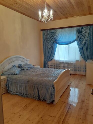 Günlük kirayə evlər: 400 kv. m, 6 otaqlı — 25