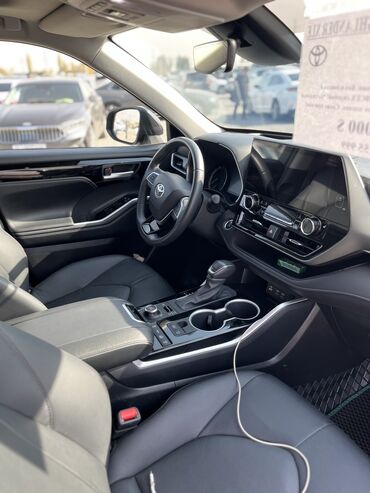 Toyota: Toyota Highlander: 2023 г., 2 л, Типтроник, Бензин, Кроссовер — 7