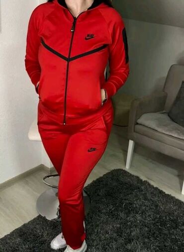 trenerke xs: Ženske trenerke S,M,L,XL,XXL veličine licra materijal za samo 4000