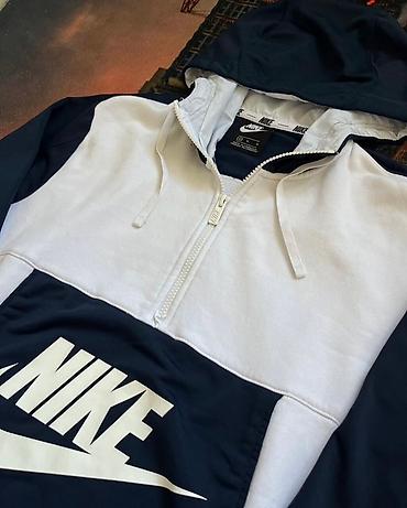 sweatshirt: Nike kişi hoodie – iki rəngli (tünd lacivərt/ağ) dizayn. - Model — 2