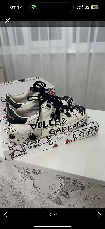 Кроссовки и спортивная обувь: Обувь женская, покупала в Италии/Дубаи, размер 37-38, цены от 100 до — 16