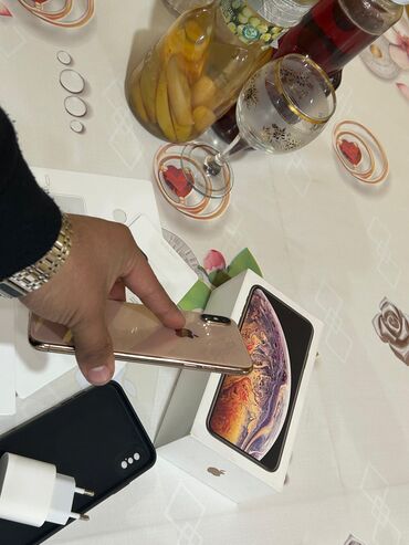 Apple iPhone: IPhone Xs, 256 GB, Qızılı, Simsiz şarj — 7